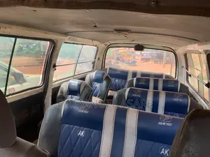 Toyota HiAce 2018 White