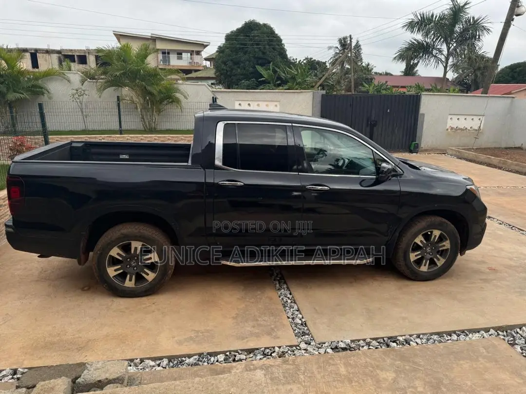 Honda Ridgeline RTL AWD Crew Cab 125.2 in. WB 2017 Black