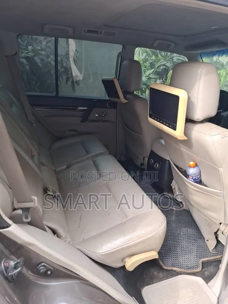 Mitsubishi Pajero V90 3.8 V6 GLS/GLX 2015 Brown