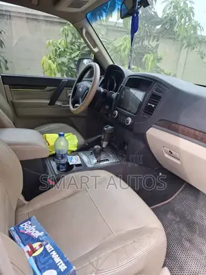 Mitsubishi Pajero V90 3.8 V6 GLS/GLX 2015 Brown