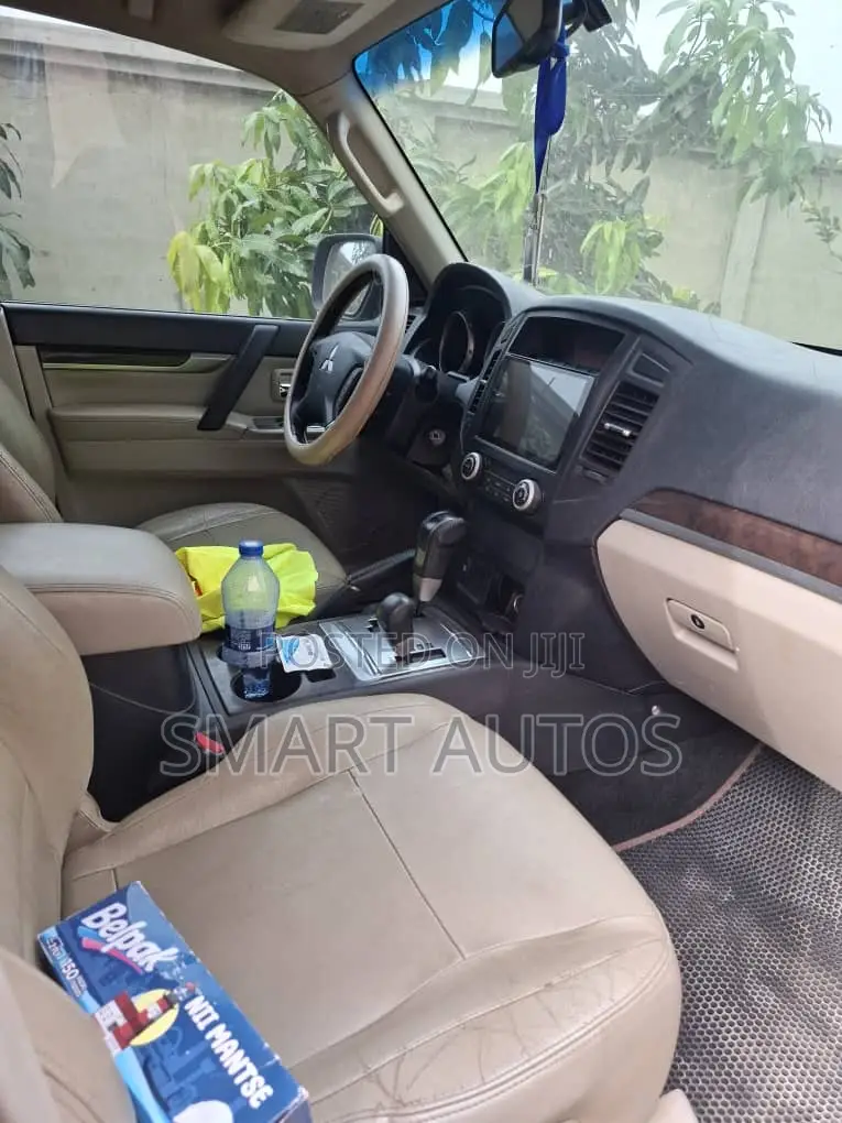 Mitsubishi Pajero V90 3.8 V6 GLS/GLX 2015 Brown