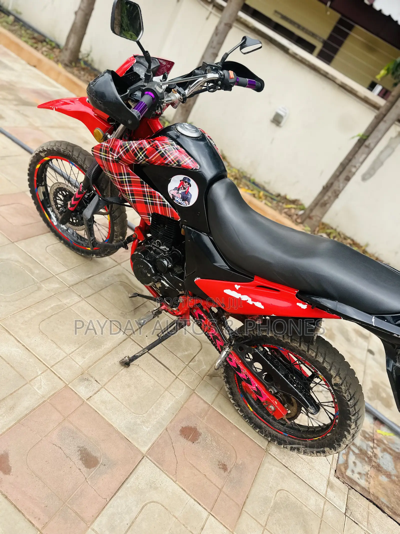 Royal Motorcycle 2021 Red