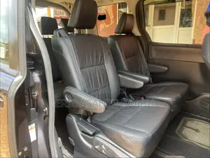 Toyota Noah 2.0 AWD (7 Seater) 2014 Purple