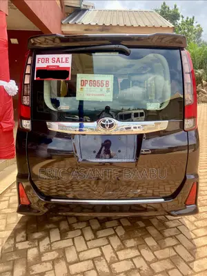 Toyota Noah 2.0 AWD (7 Seater) 2014 Purple