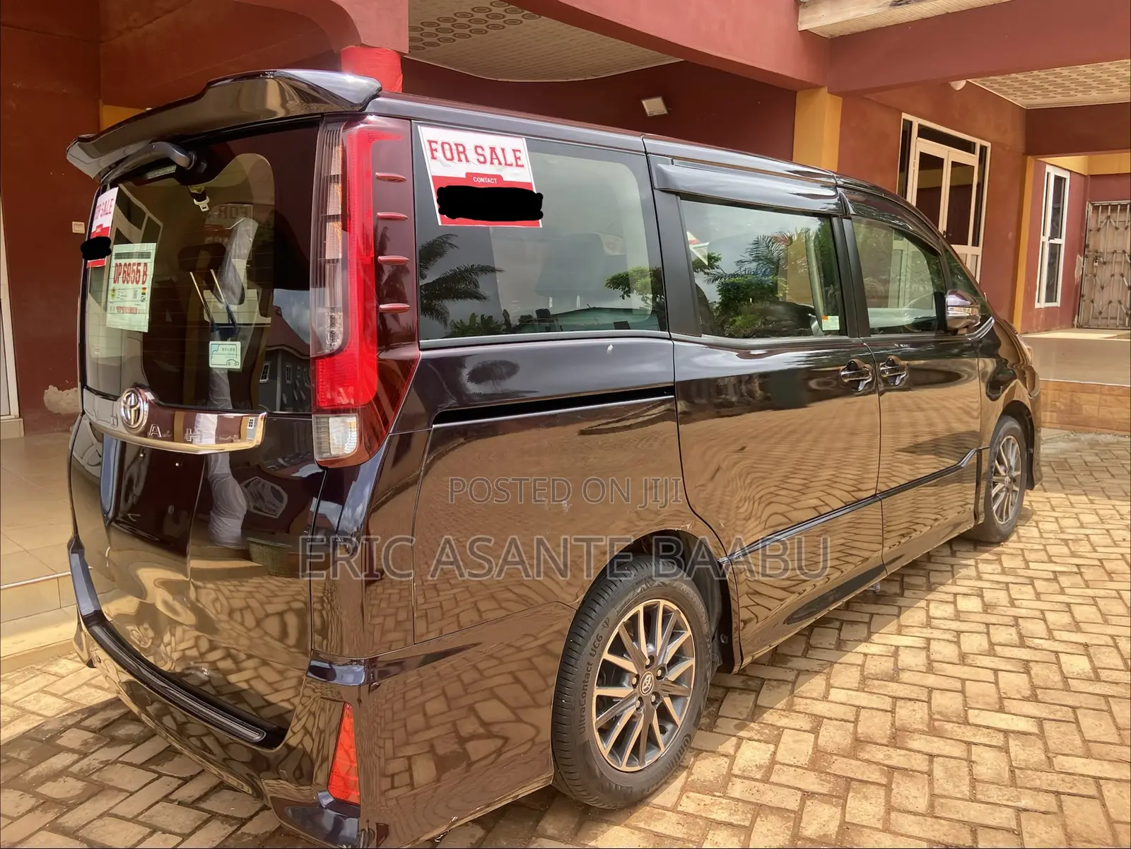 Toyota Noah 2.0 AWD (7 Seater) 2014 Purple