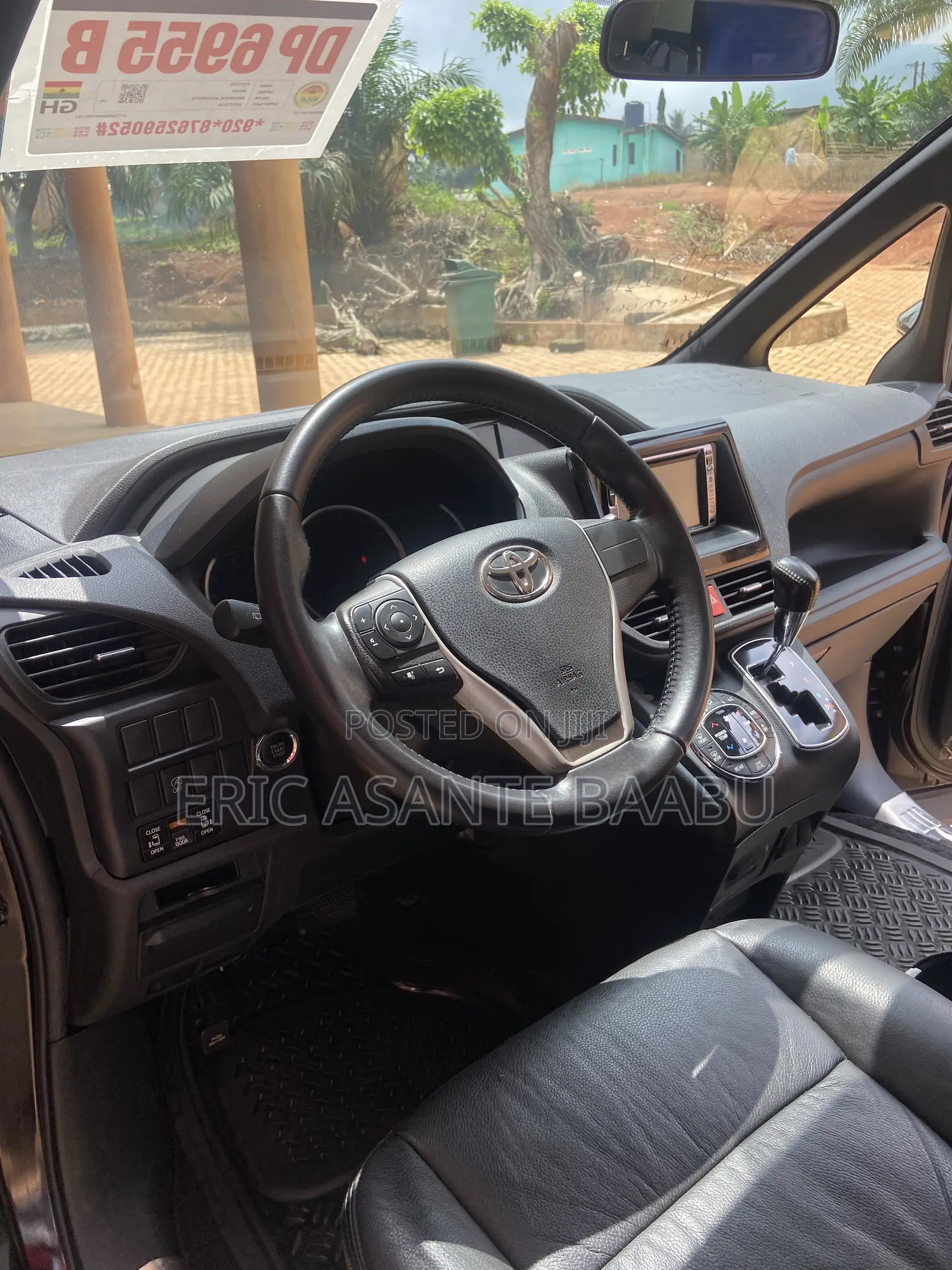 Toyota Noah 2.0 AWD (7 Seater) 2014 Purple