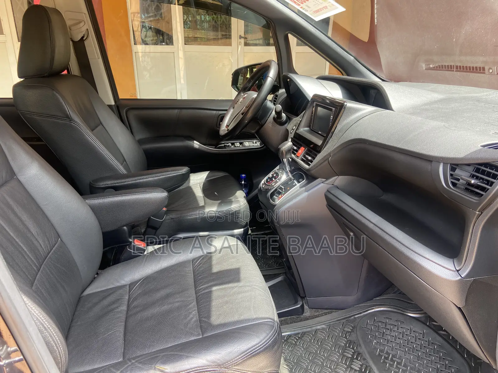 Toyota Noah 2.0 AWD (7 Seater) 2014 Purple