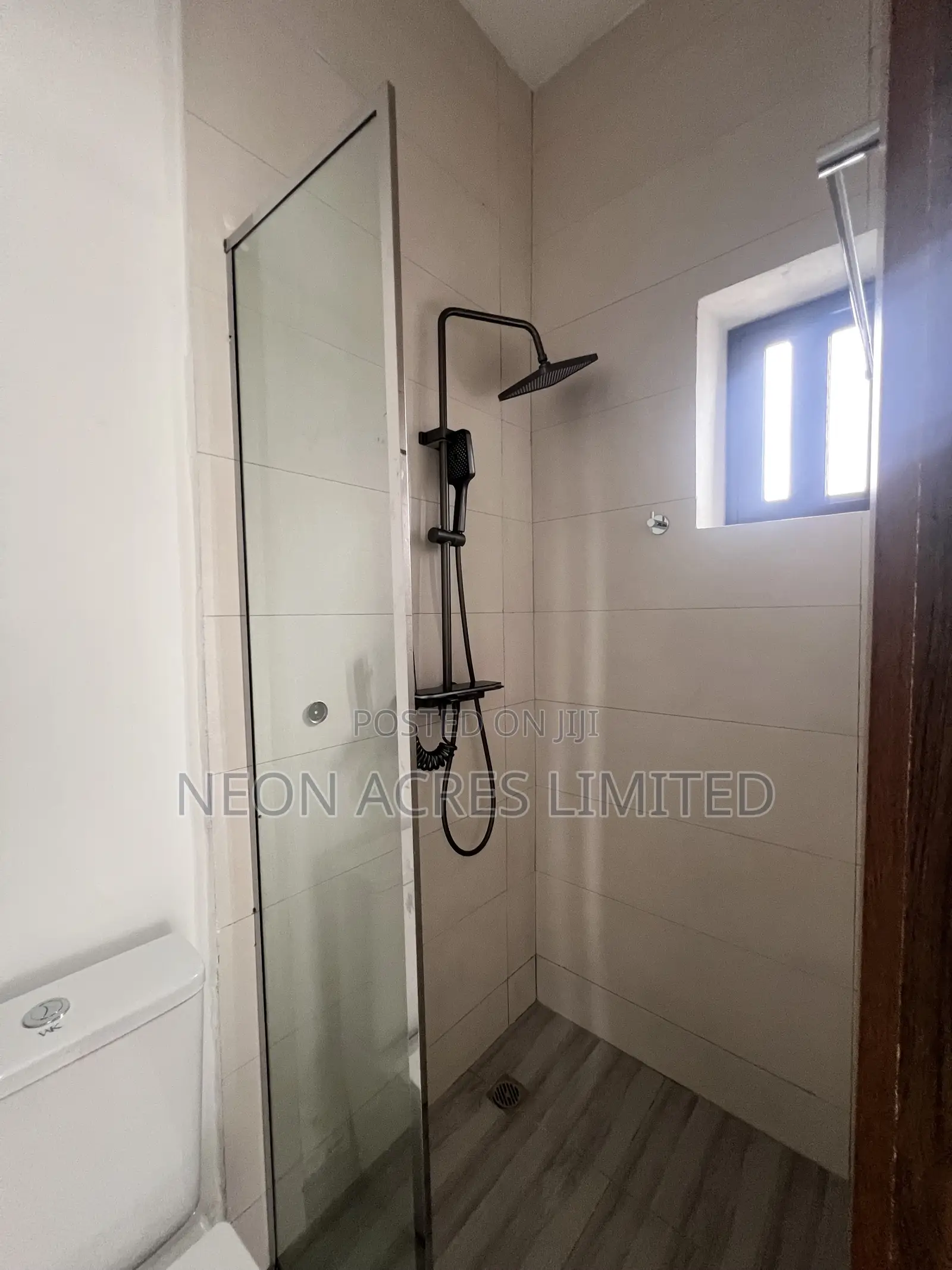 3bdrm House in Crystal Park, East Legon for sale