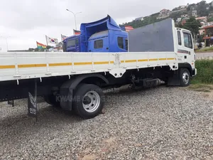 Hundia Gold Treller