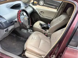 Toyota Vitz 1.3 AWD 3dr 2010 Brown