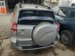 Toyota RAV4 2010 Silver