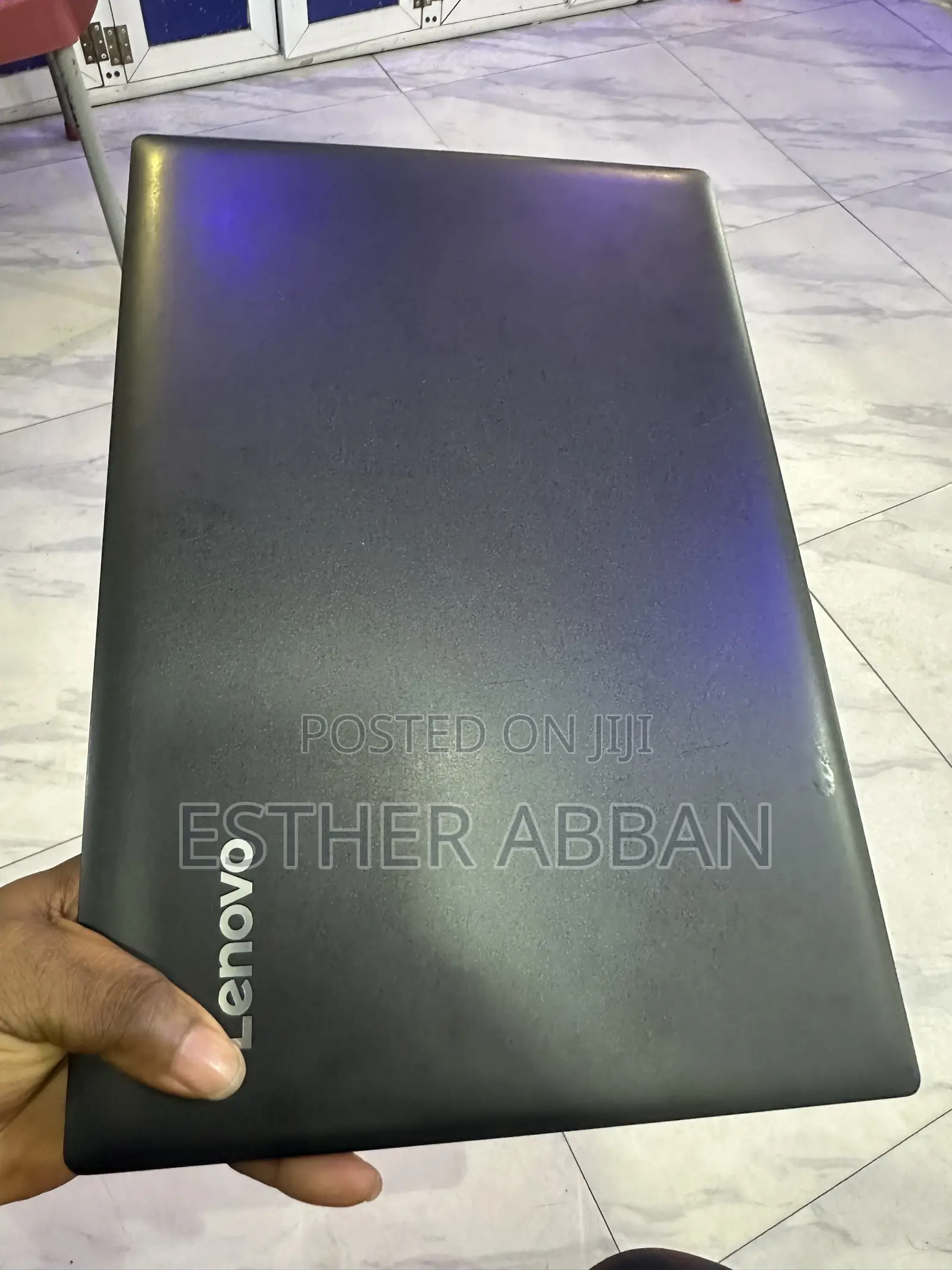 Laptop Lenovo IdeaPad 300 4GB AMD Ryzen HDD 500GB
