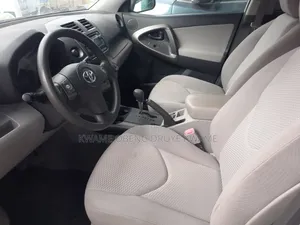Toyota RAV4 2010 Silver