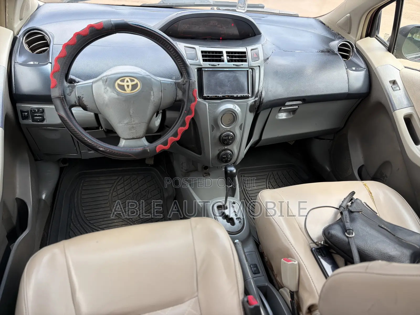 Toyota Vitz 1.3 AWD 3dr 2010 Brown