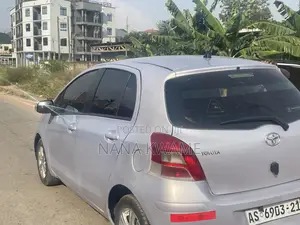 Toyota Vitz 2010 Gray