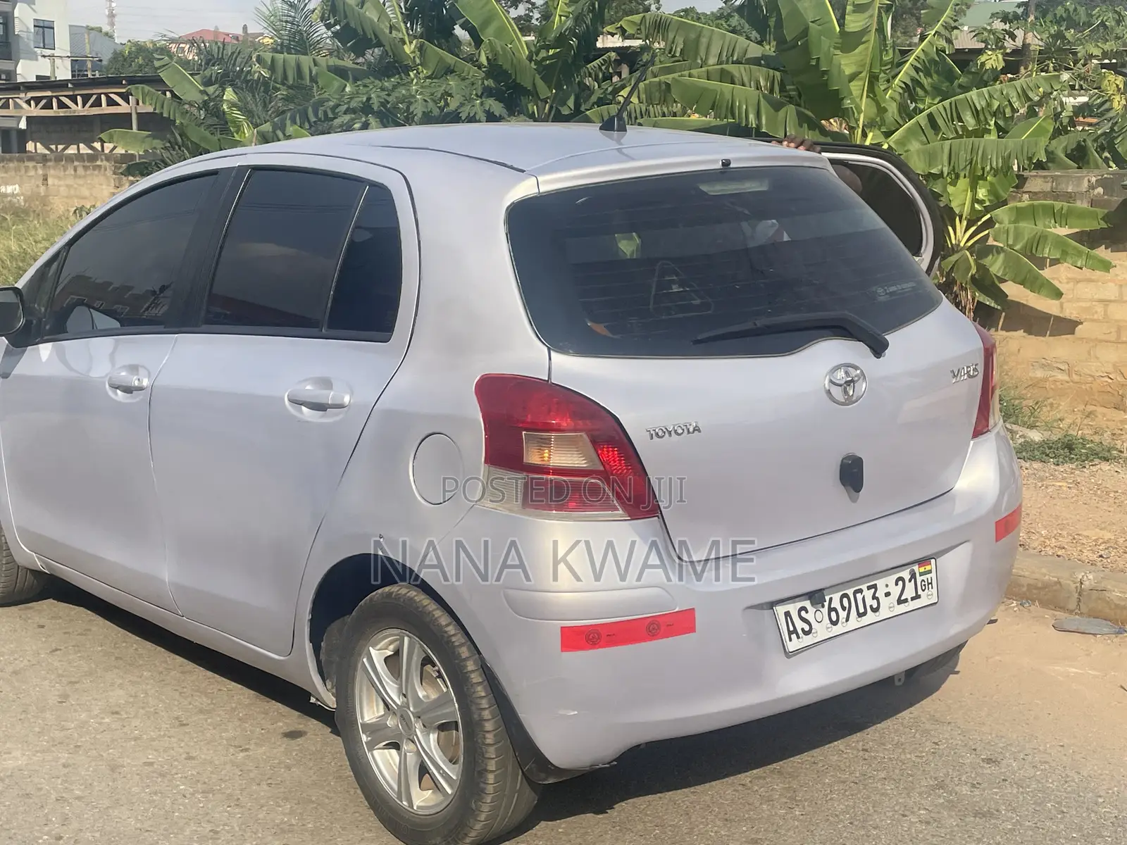 Toyota Vitz 2010 Gray
