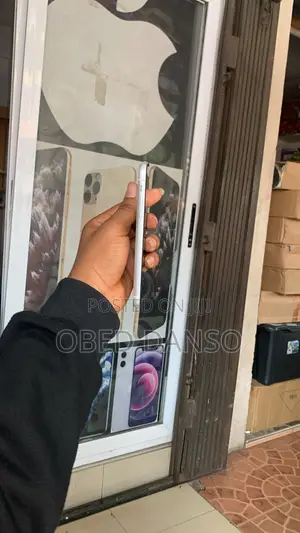 New Apple iPhone XR 64 GB White