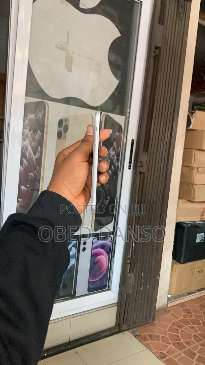 New Apple iPhone XR 64 GB White