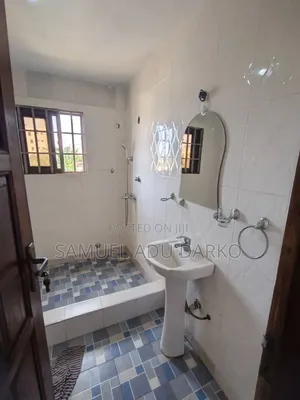 1bdrm Apartment in Righteous Hands, Trade Fair for rent