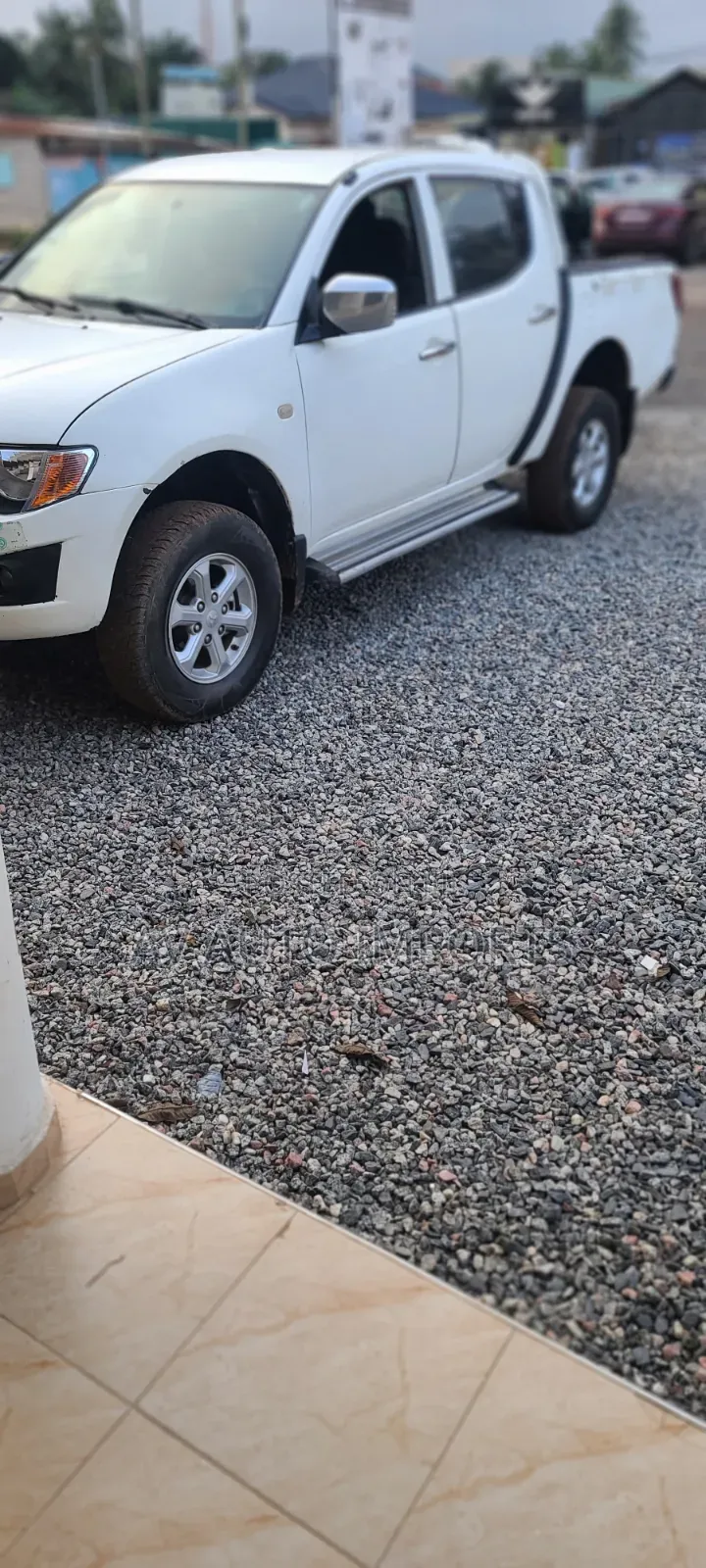Mitsubishi L200 2013 White
