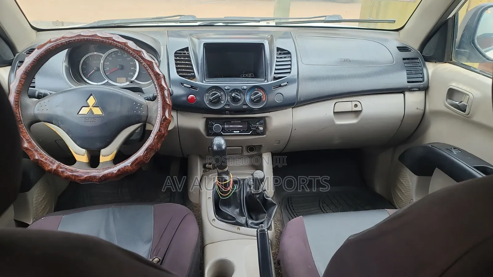 Mitsubishi L200 2013 White