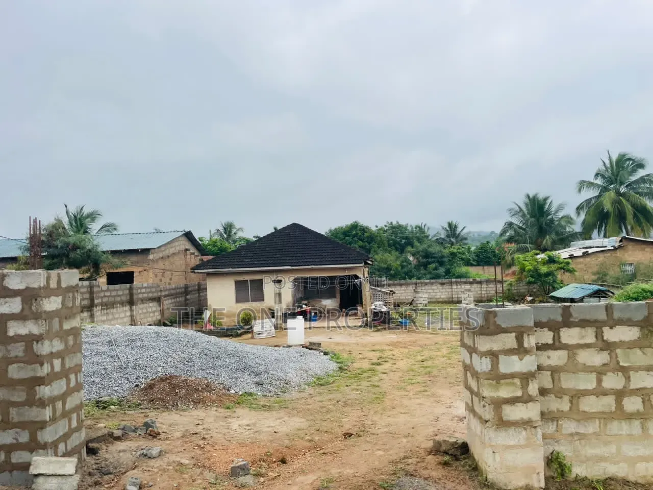 2bdrm House in Adjen Kotoku Papase, Amasaman for sale