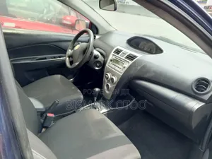 Toyota Yaris 2010 Blue