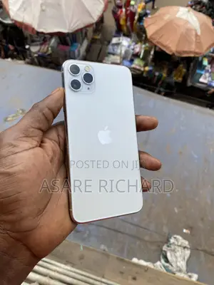Apple iPhone 11 Pro Max 64 GB White