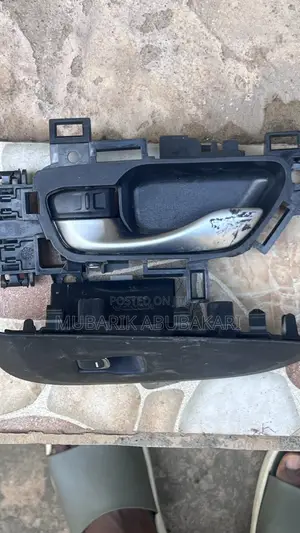 2023 -2026 Honda HR_V Left B Door Control Switch and Door Opener