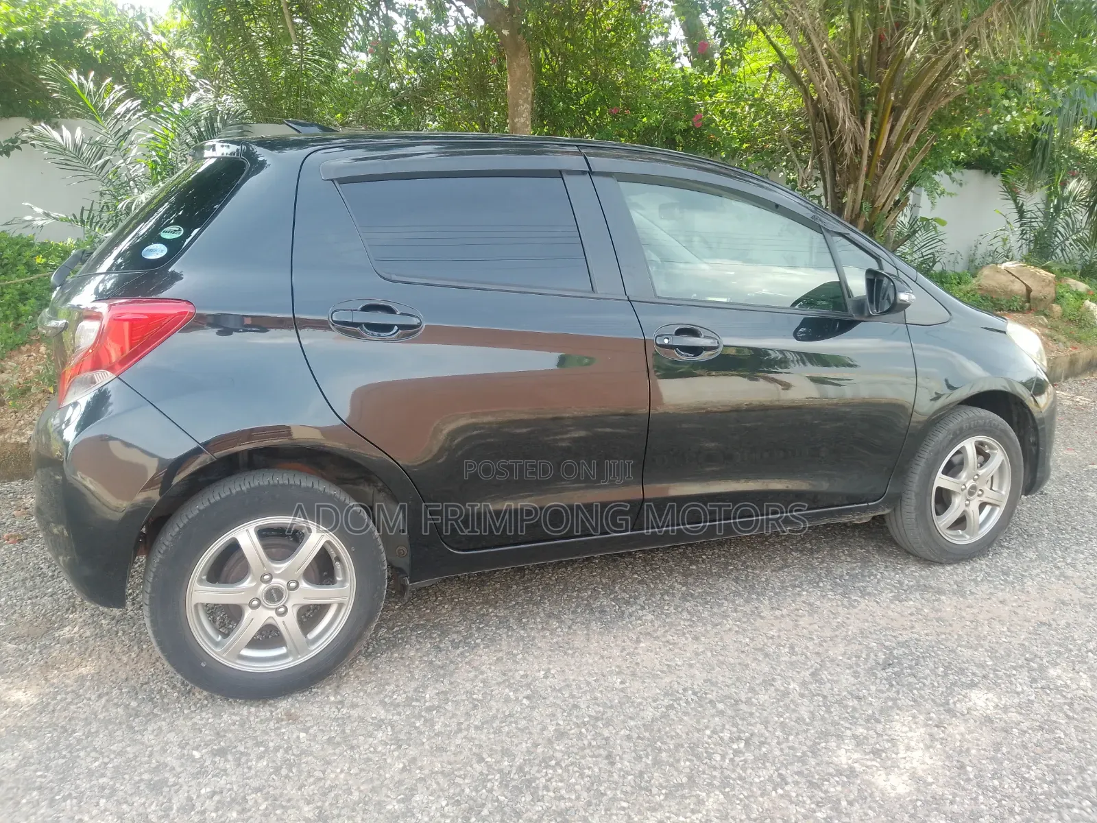Toyota Vitz 2016 Black
