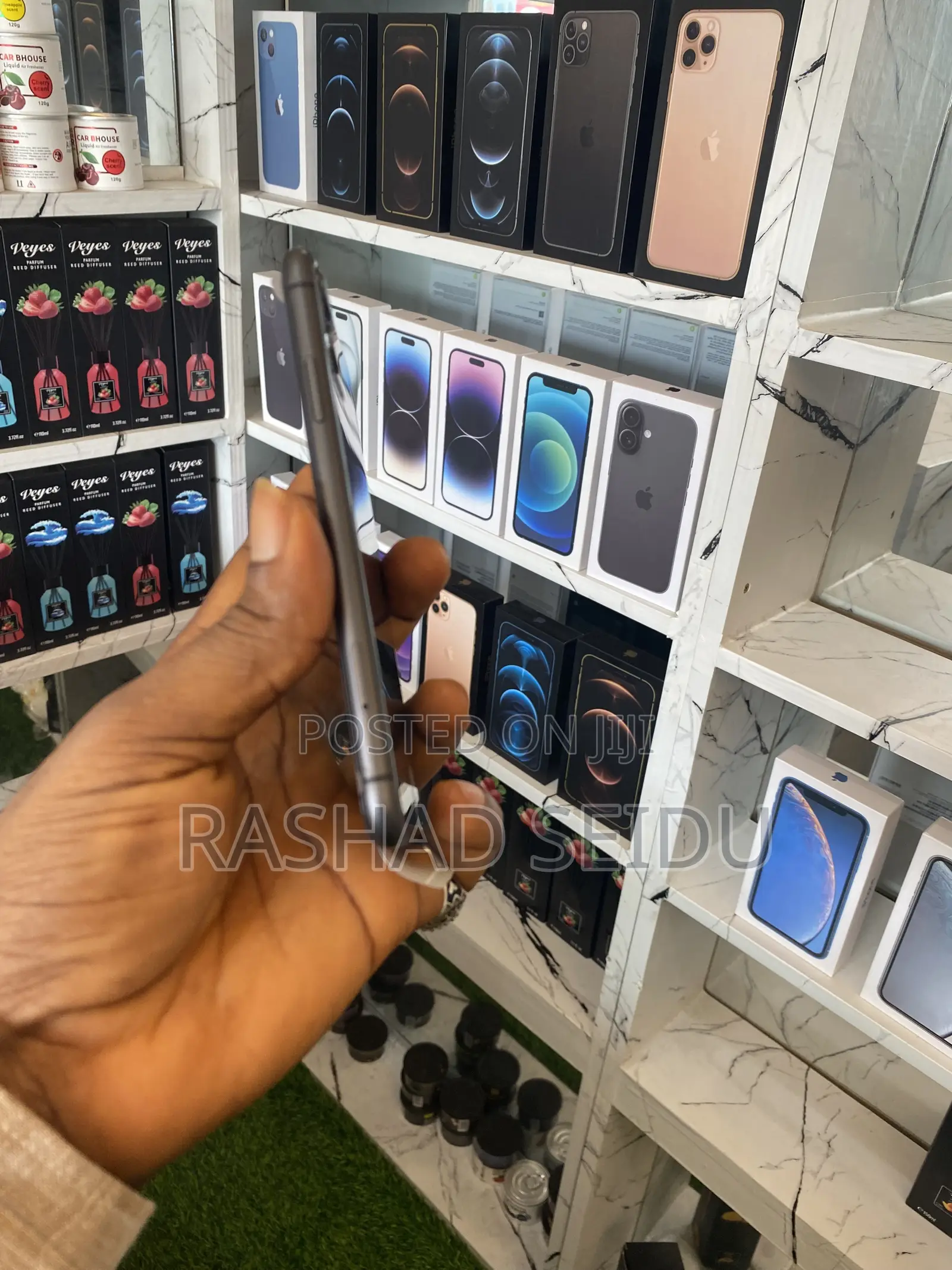 New Apple iPhone 11 128 GB Black
