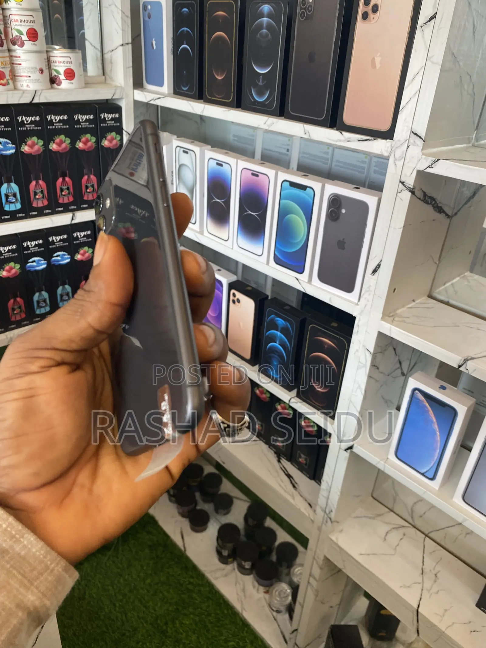 New Apple iPhone 11 128 GB Black