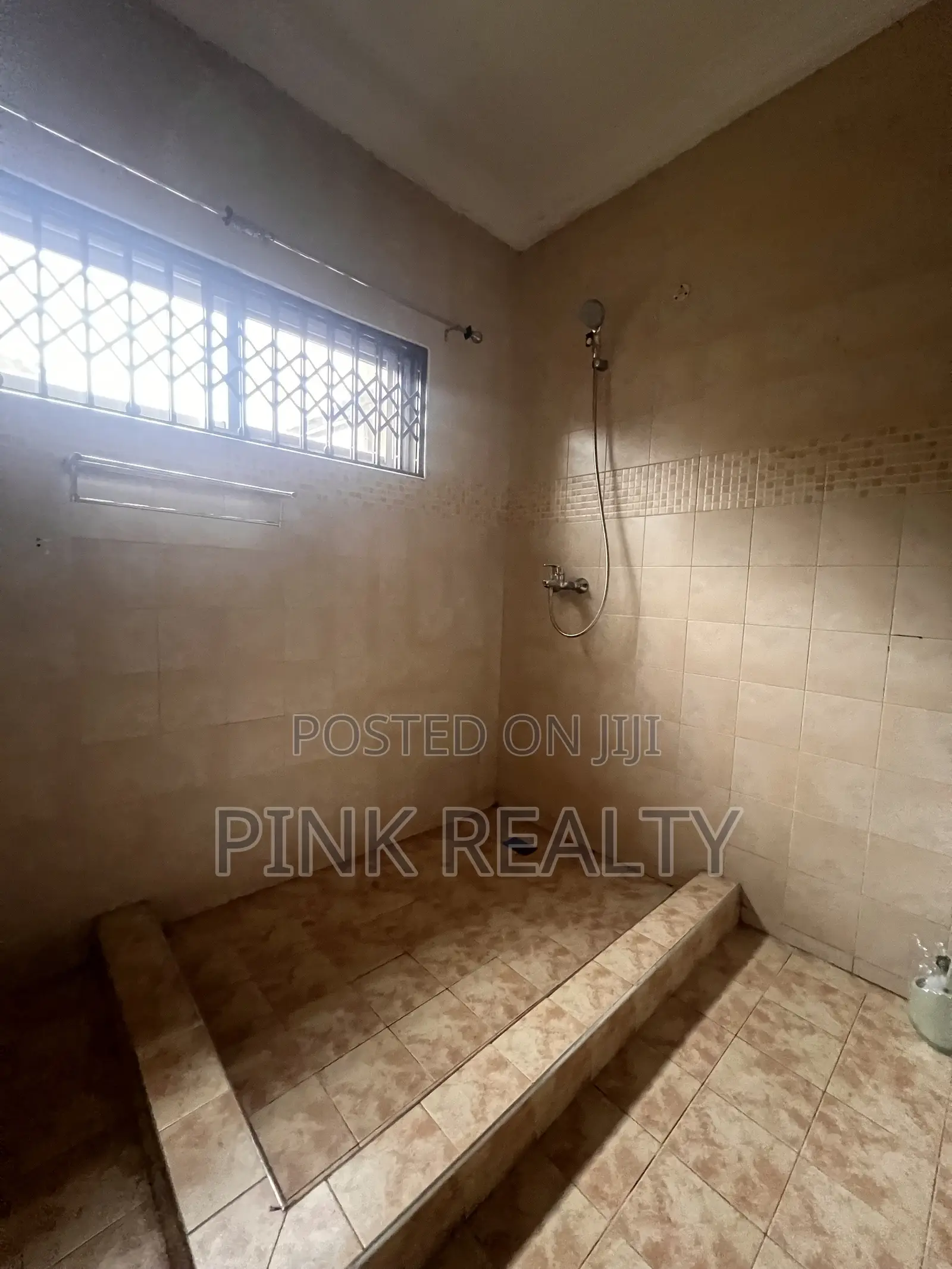 4bdrm House in East Legon for rent