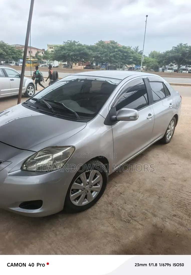 Toyota Belta 2012 Silver
