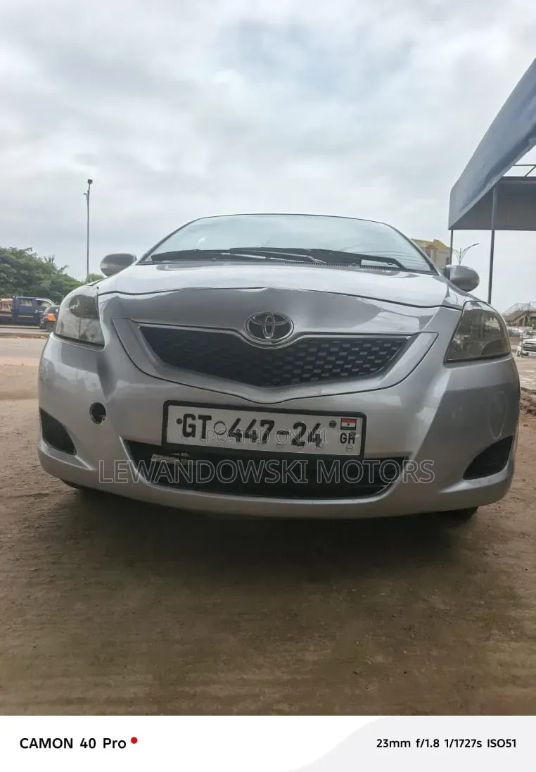 Toyota Belta 2012 Silver