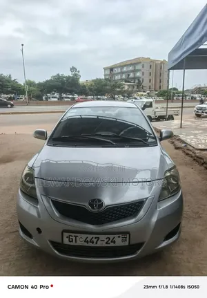 Toyota Belta 2012 Silver