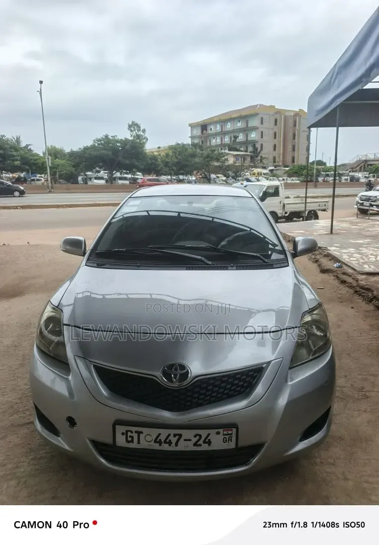 Toyota Belta 2012 Silver