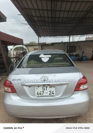 Toyota Belta 2012 Silver