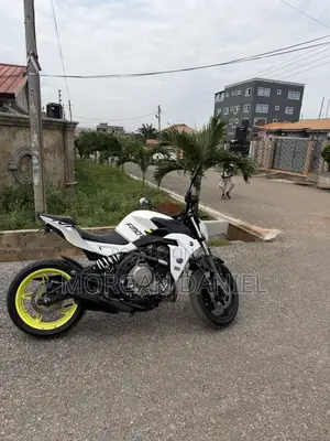 CFMoto 650NK 2019 White
