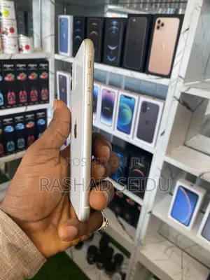 New Apple iPhone 11 64 GB White