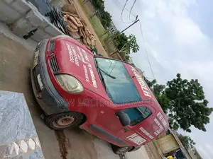 Renault 6 2007 Red