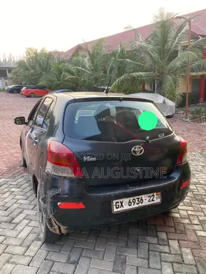 Toyota Vitz 2010 Black