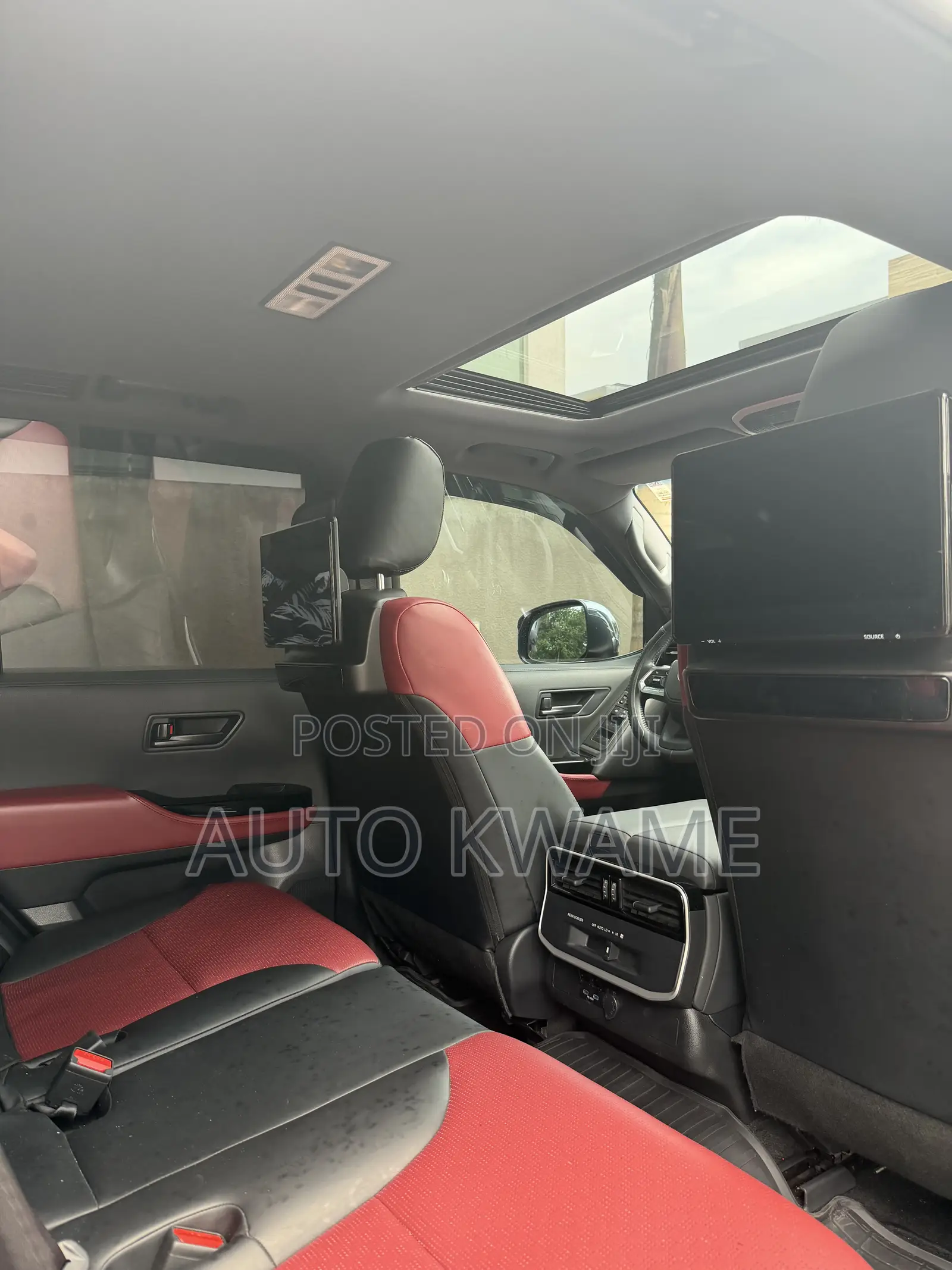 Toyota Land Cruiser LC300 2025 Black