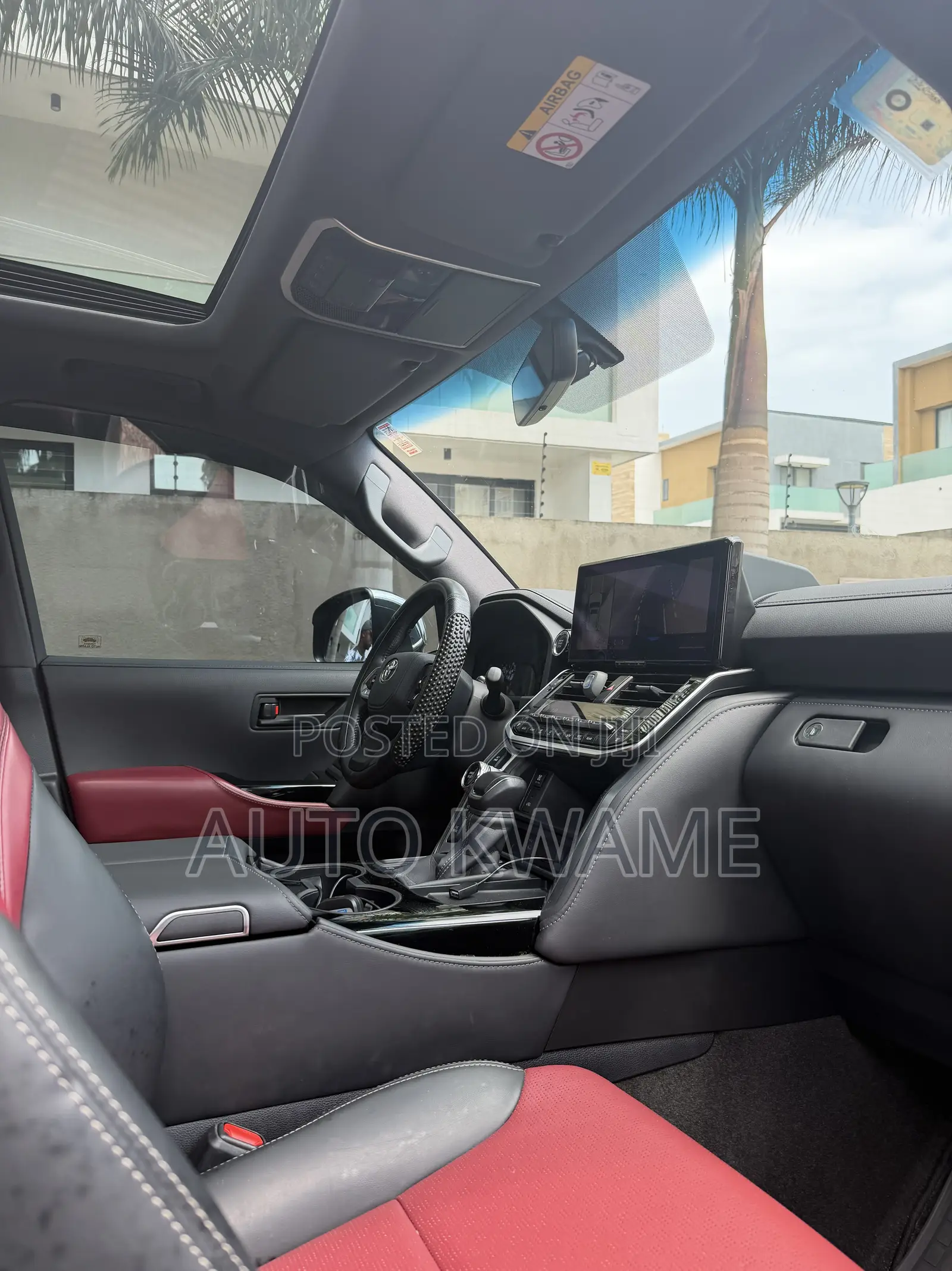 Toyota Land Cruiser LC300 2025 Black