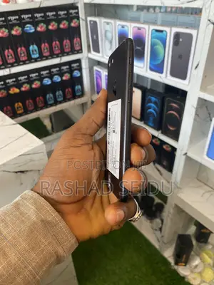 New Apple iPhone 7 32 GB Black