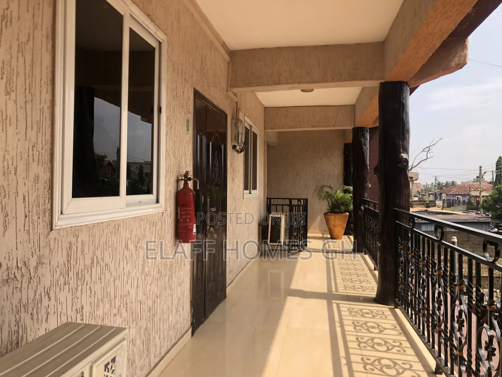 Furnished 2bdrm Apartment in Elaffhomesgh, School Junction for rent