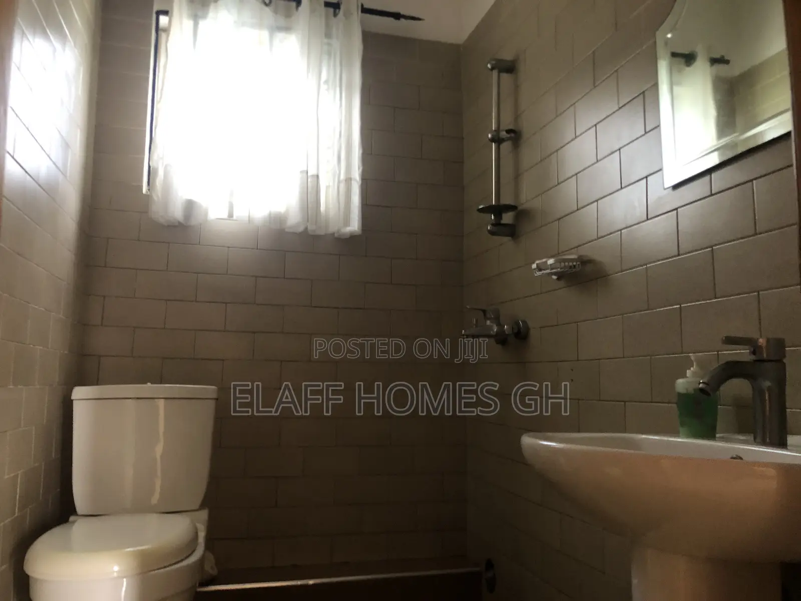 Furnished 2bdrm Apartment in Elaffhomesgh, School Junction for rent