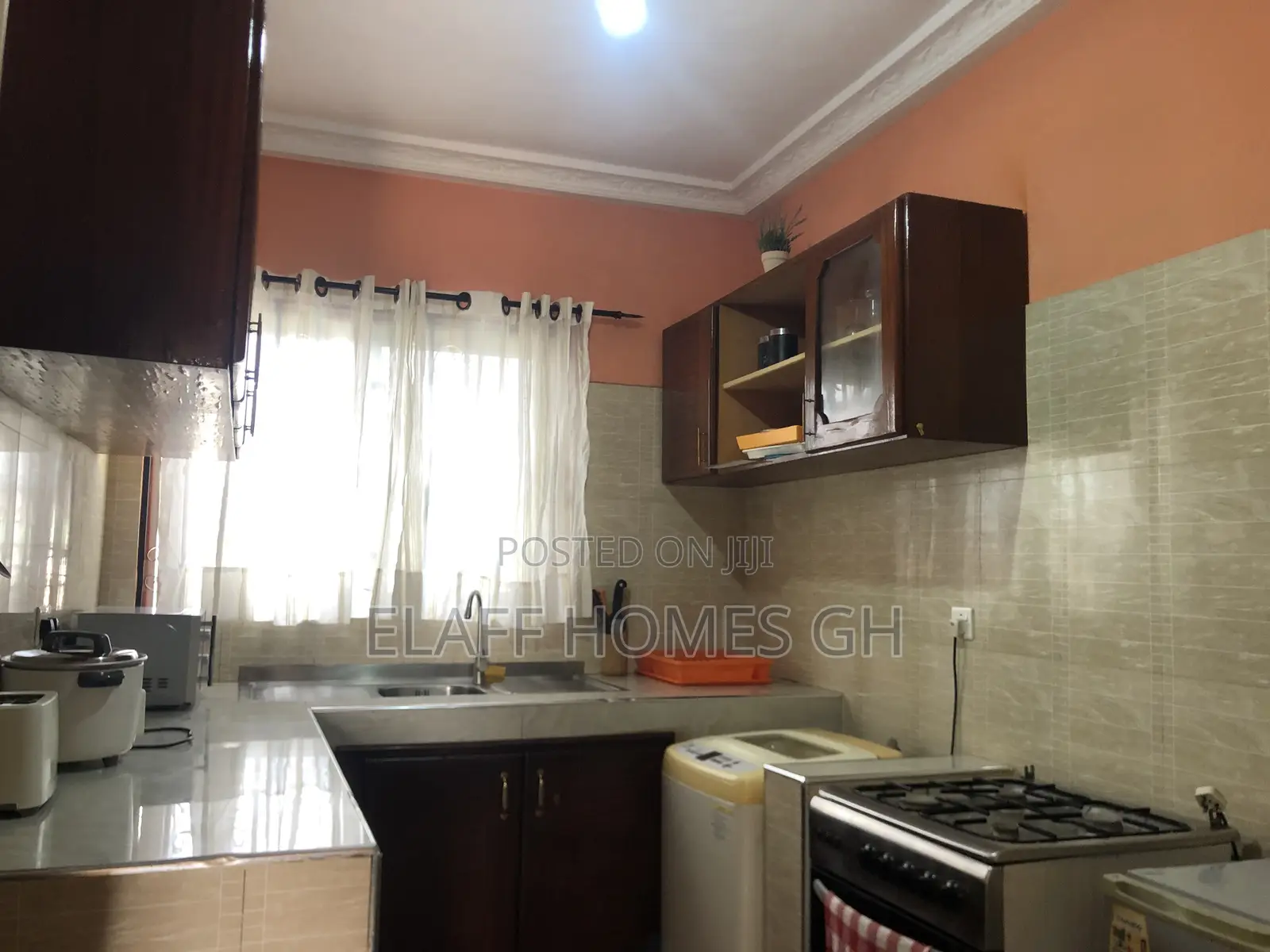 Furnished 2bdrm Apartment in Elaffhomesgh, School Junction for rent
