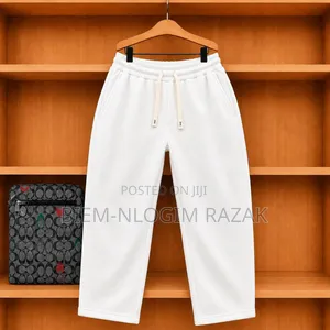 High Quality Plain Bumper N Free Leg Joggers Available in Stock