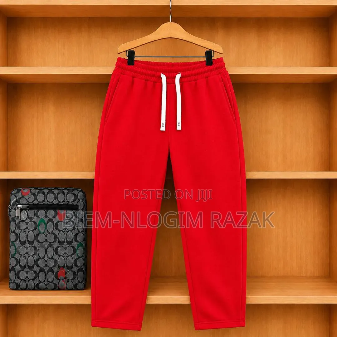 High Quality Plain Bumper N Free Leg Joggers Available in Stock
